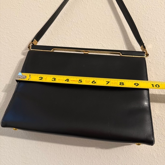 Vintage Sophisticated Black Leather Shoulder Bag Genuine Leather Medium Size - Picture 5 of 16